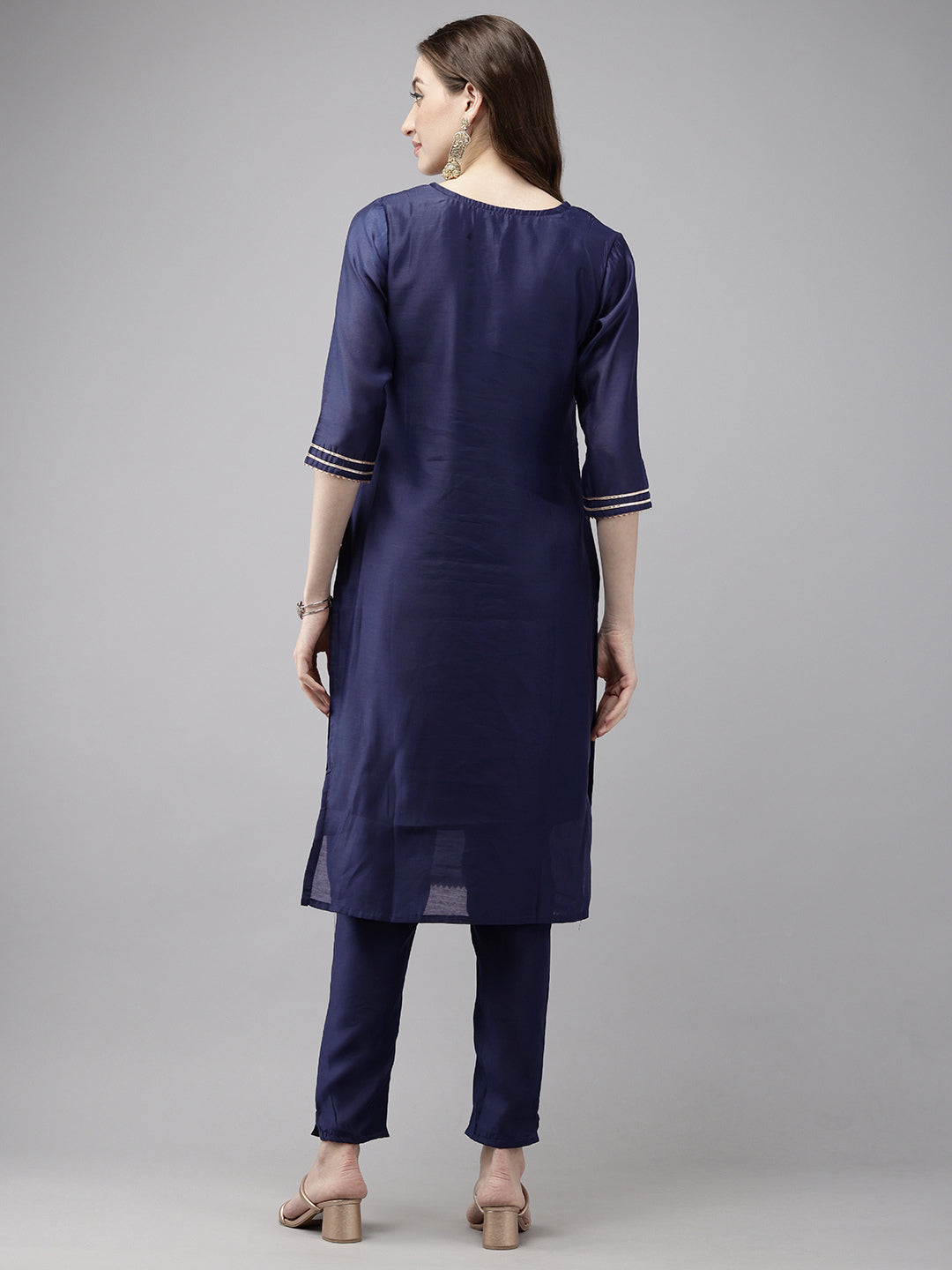 Vedic Women Embroidered Straight Kurta Pant