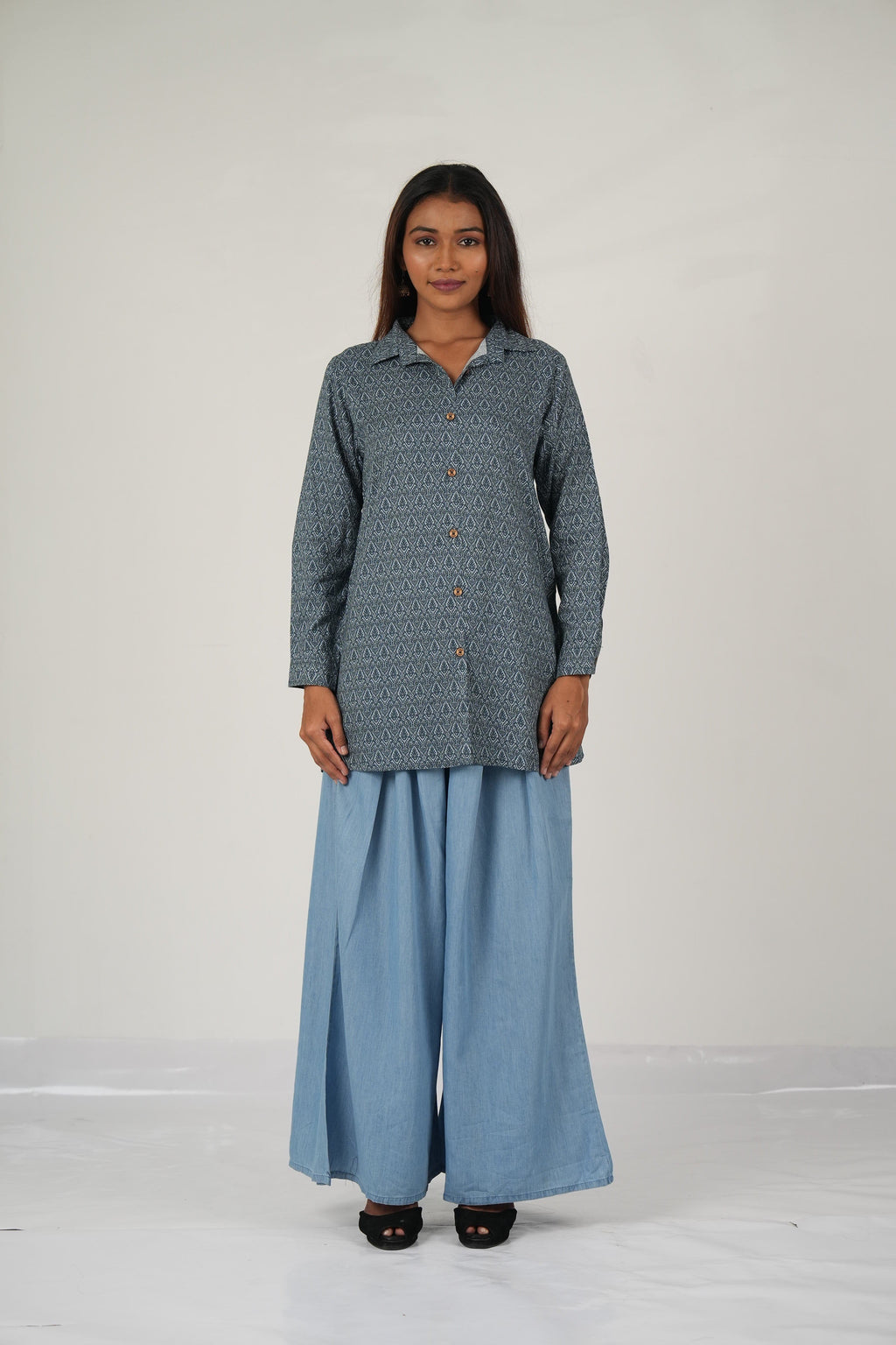 Vedic aesthetic short top.