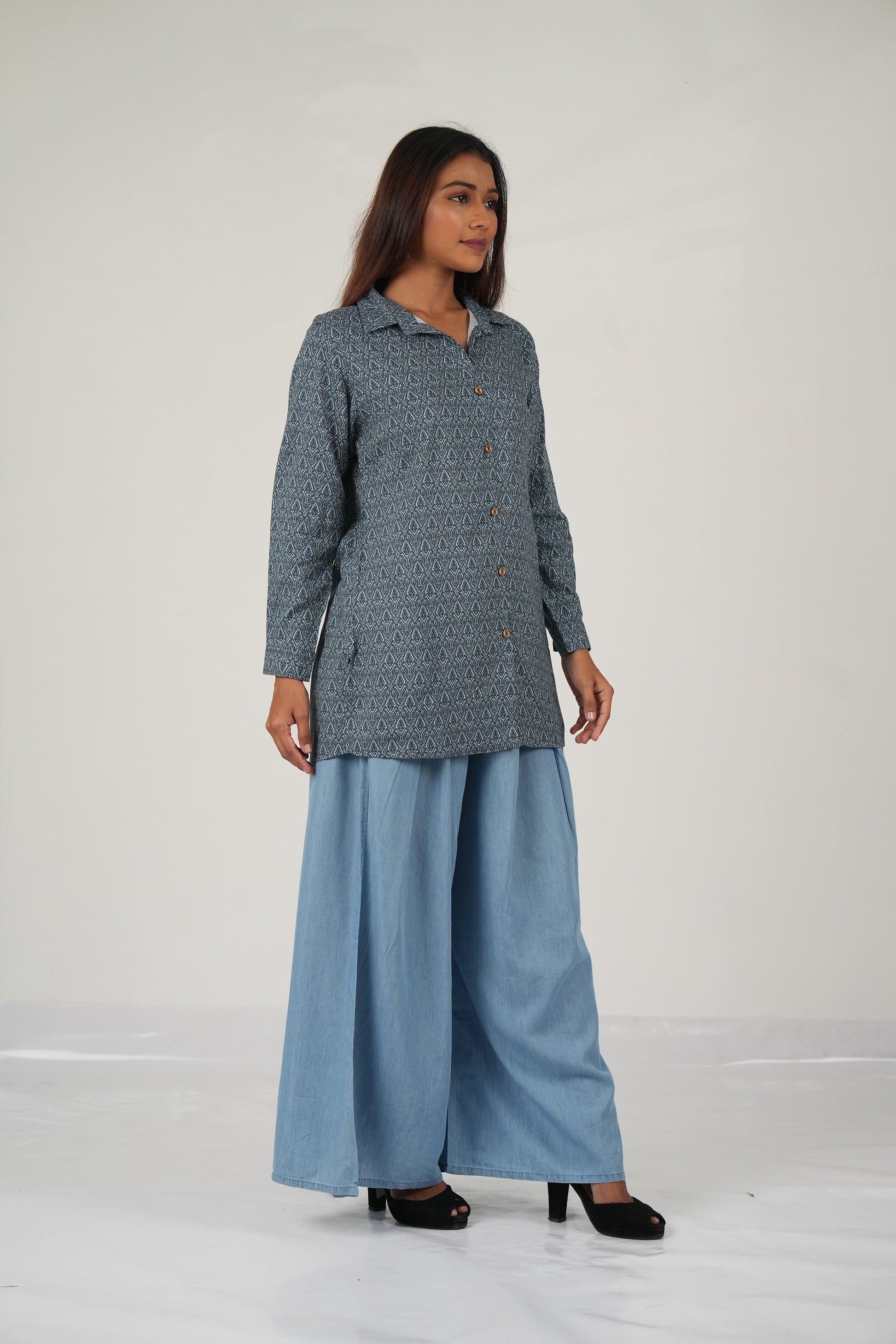 Vedic aesthetic short top.