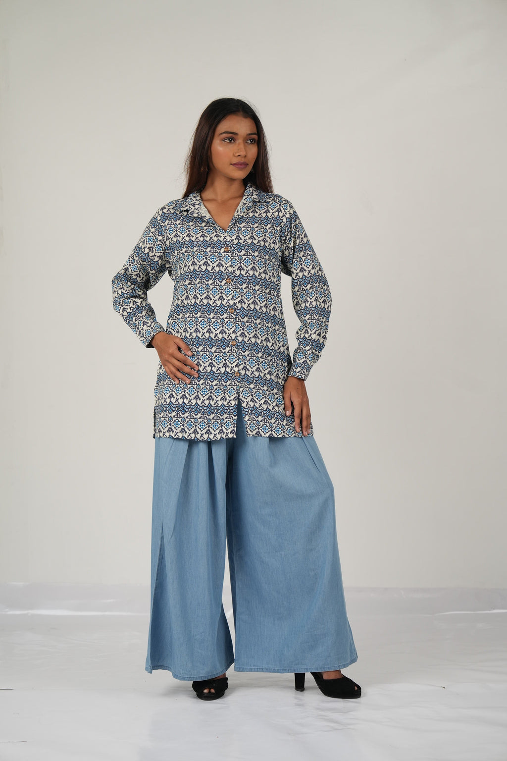 Vedic aesthetic short top.