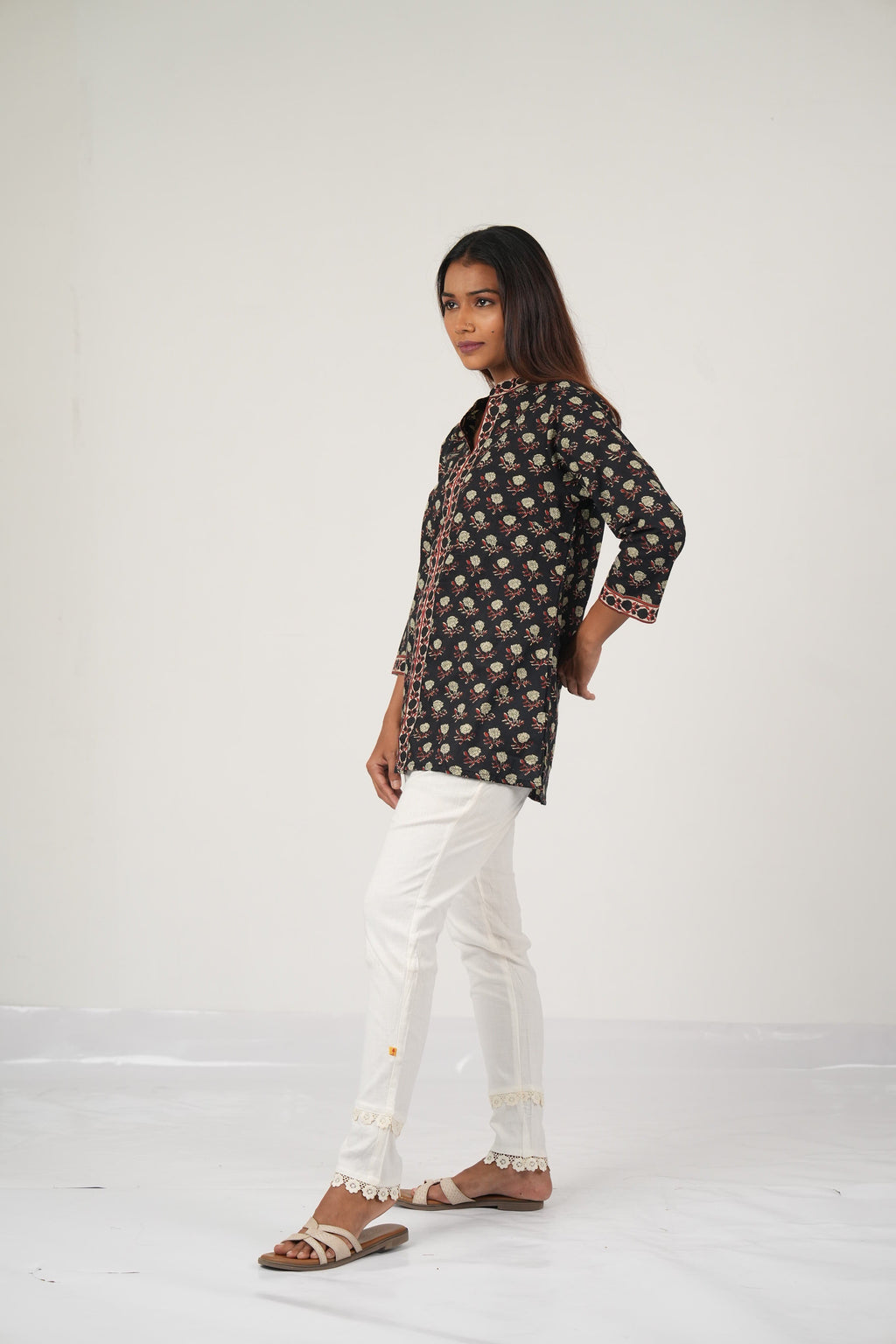 Vedic elegant kurta(Black).