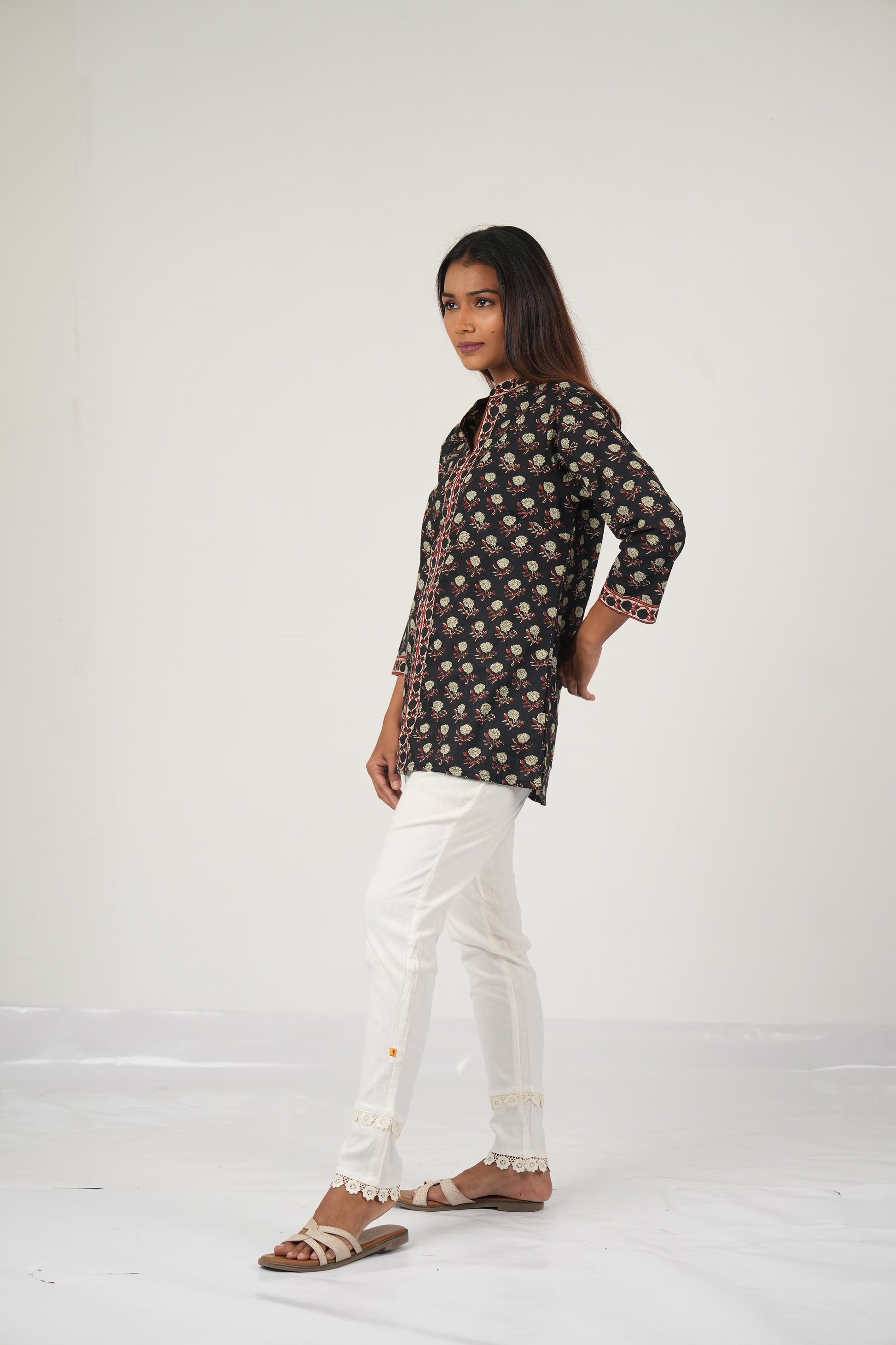 Vedic elegant kurta(Black).