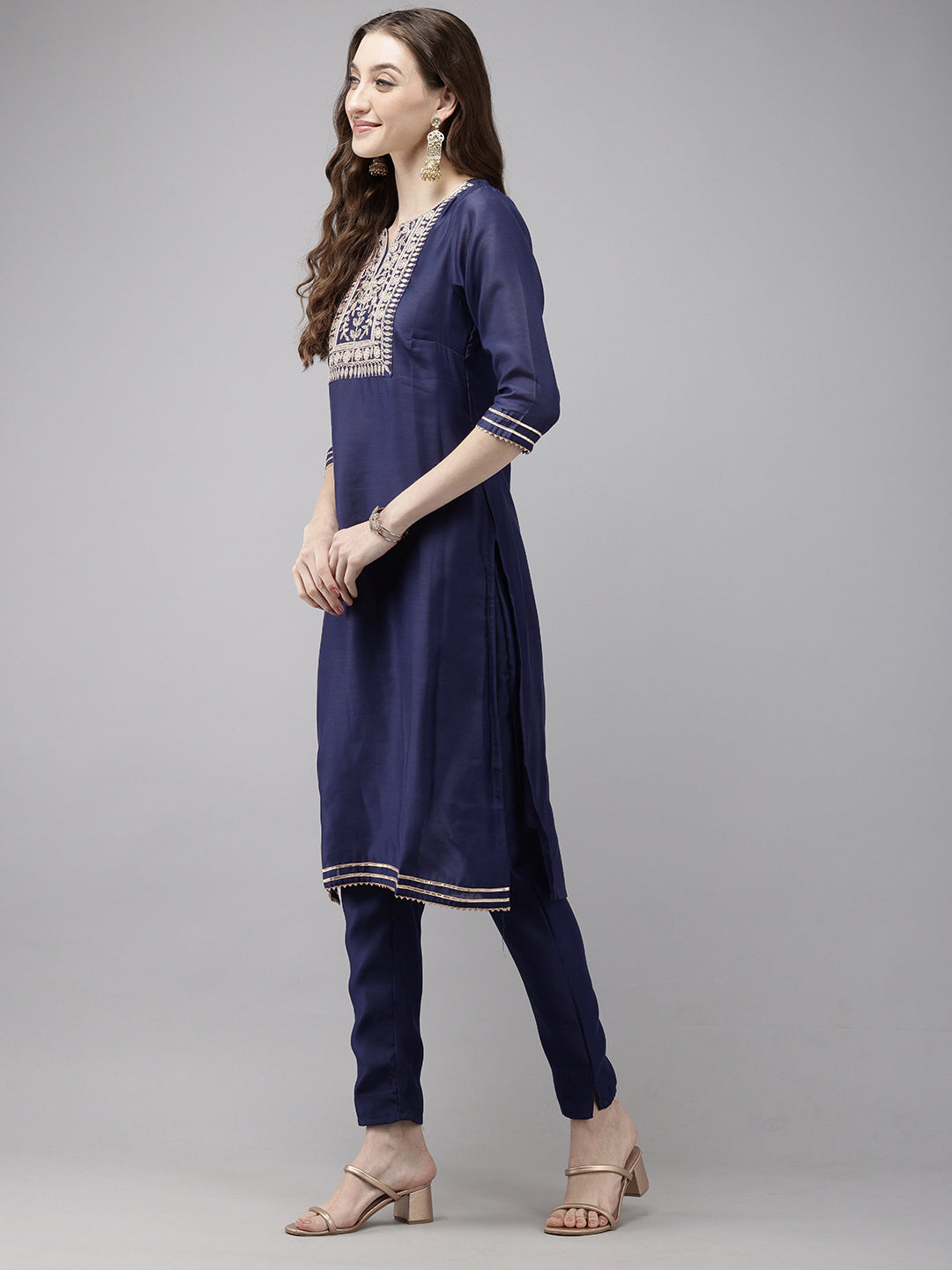 Vedic Women Embroidered Straight Kurta Pant