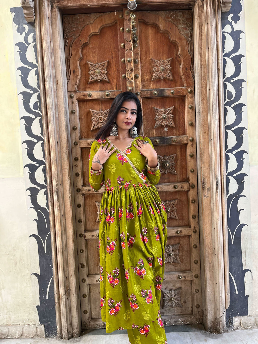 Vedic Ethnic Motifs Green Straight kurta pant - Vedic Apparel Private Limited