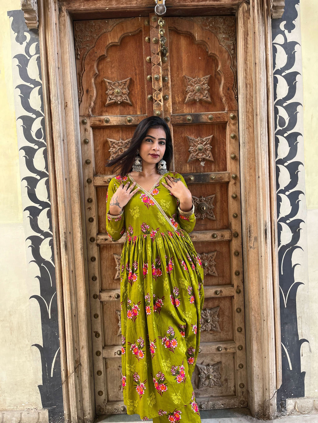 Vedic Ethnic Motifs Green Straight kurta pant - Vedic Apparel Private Limited