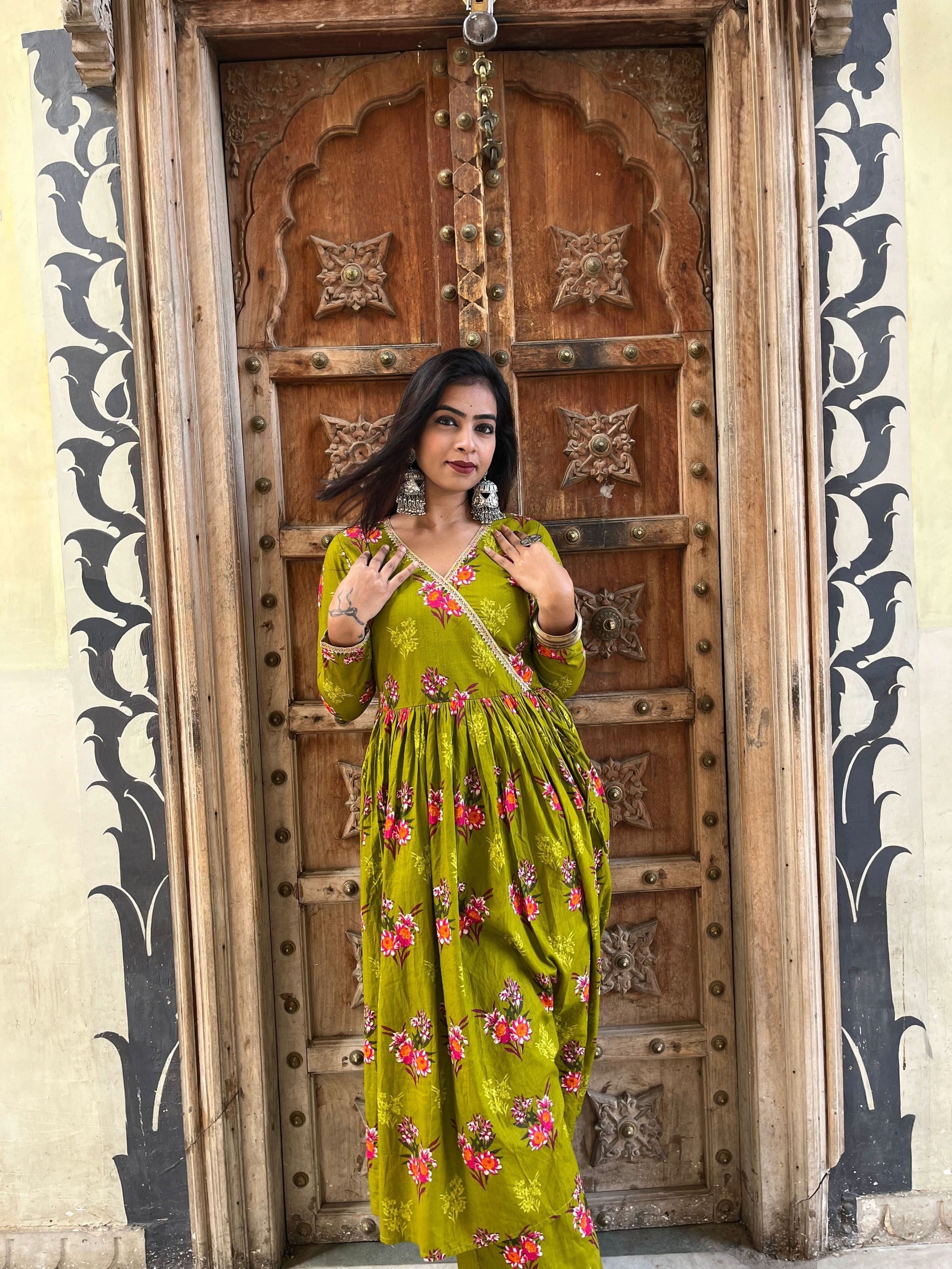 Vedic Ethnic Motifs Green Straight kurta pant - Vedic Apparel Private Limited