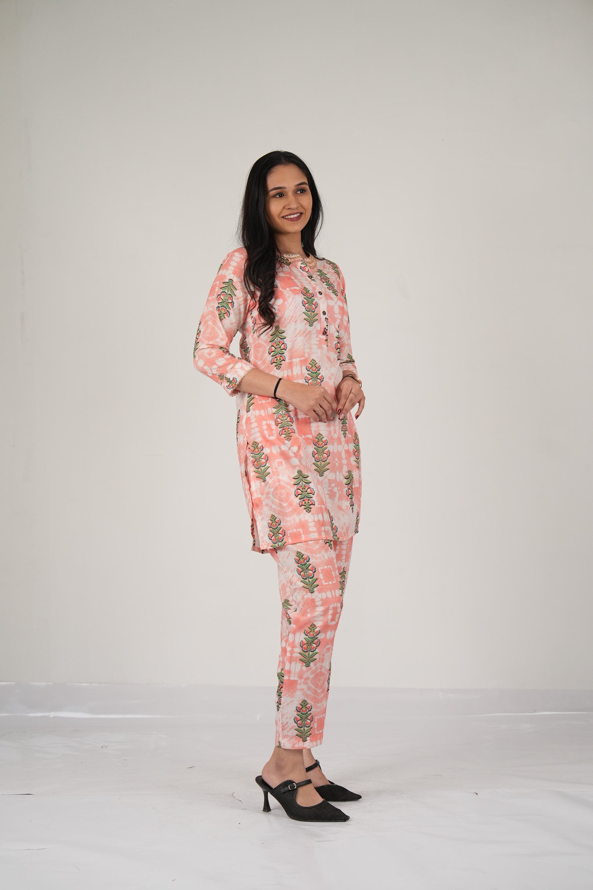 Vedic Apparel Samaira Silk 2-piece set. (Peach).