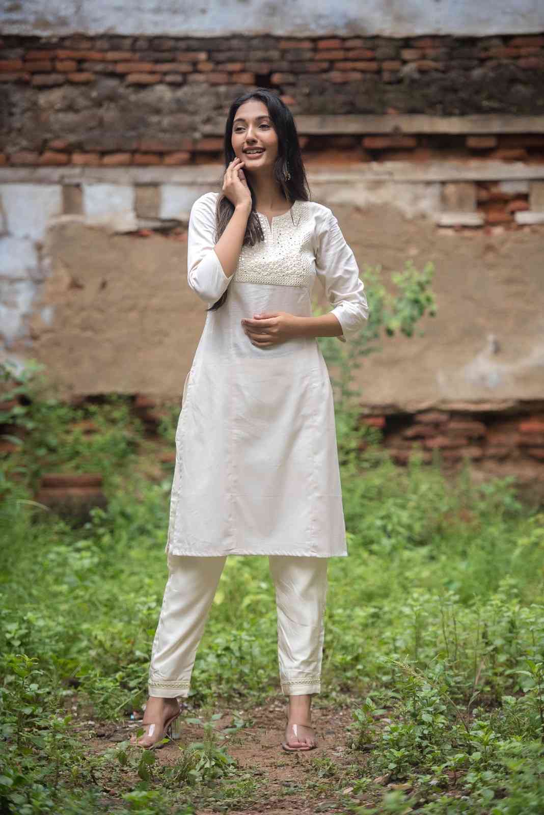 Elegant straight kurta(Off-white)